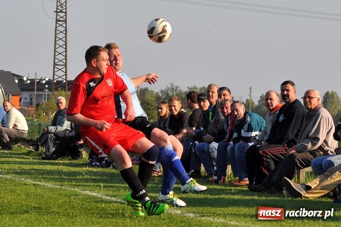 Zdjęcie w galerii na portalu naszraciborz.pl: Dobra passa Brzezia trwa. Tym razem wygrana ze Stalą wiadomości z regionu
