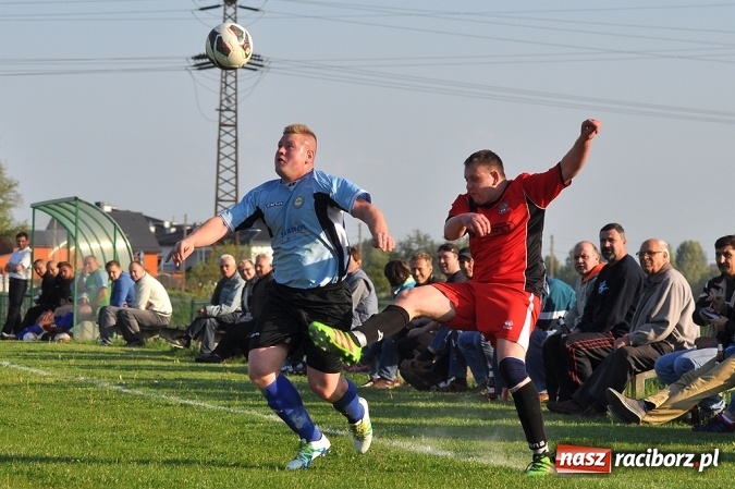 Zdjęcie w galerii na portalu naszraciborz.pl: Dobra passa Brzezia trwa. Tym razem wygrana ze Stalą wiadomości z regionu