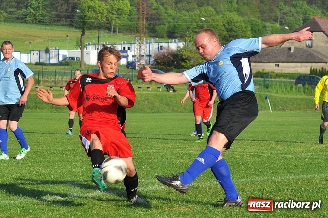 Zdjęcie w galerii na portalu naszraciborz.pl: Dobra passa Brzezia trwa. Tym razem wygrana ze Stalą wiadomości z regionu