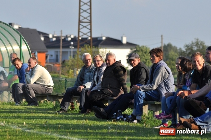 Zdjęcie w galerii na portalu naszraciborz.pl: Dobra passa Brzezia trwa. Tym razem wygrana ze Stalą wiadomości z regionu