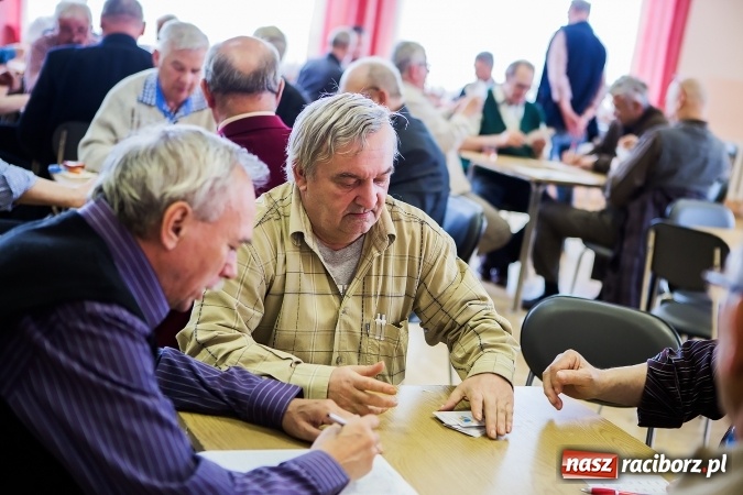 Zdjęcie w galerii na portalu naszraciborz.pl: Turniej w skata w Domu Kultury w Bojanowie wiadomości z regionu