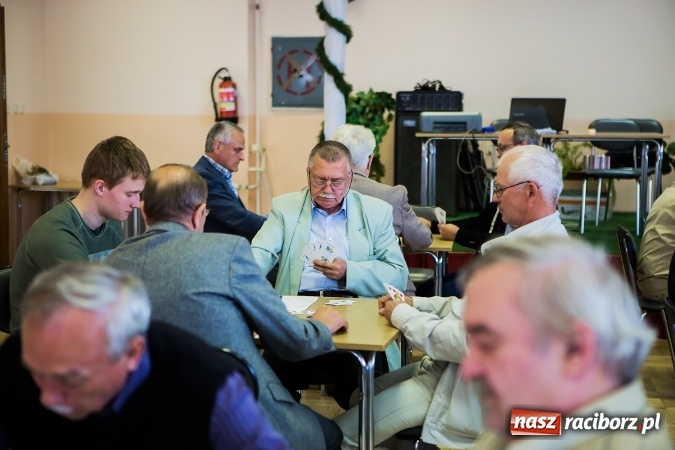 Zdjęcie w galerii na portalu naszraciborz.pl: Turniej w skata w Domu Kultury w Bojanowie wiadomości z regionu