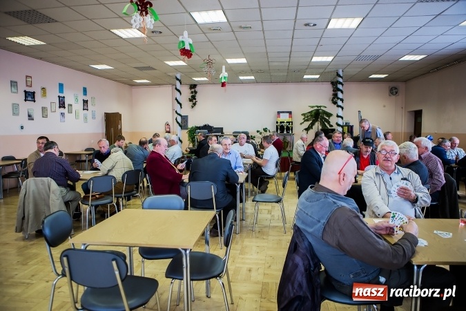 Zdjęcie w galerii na portalu naszraciborz.pl: Turniej w skata w Domu Kultury w Bojanowie wiadomości z regionu