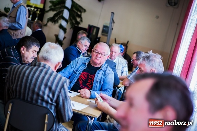 Zdjęcie w galerii na portalu naszraciborz.pl: Turniej w skata w Domu Kultury w Bojanowie wiadomości z regionu