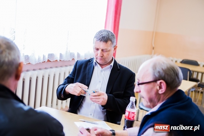 Zdjęcie w galerii na portalu naszraciborz.pl: Turniej w skata w Domu Kultury w Bojanowie wiadomości z regionu