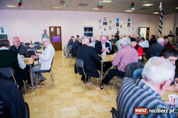 Zdjęcie w galerii na portalu naszraciborz.pl: Turniej w skata w Domu Kultury w Bojanowie wiadomości z regionu