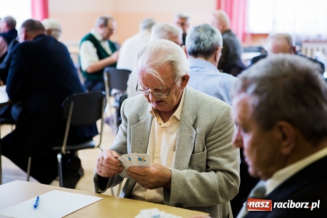 Zdjęcie w galerii na portalu naszraciborz.pl: Turniej w skata w Domu Kultury w Bojanowie wiadomości z regionu