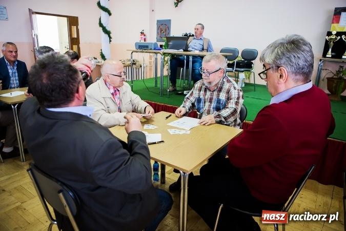 Zdjęcie w galerii na portalu naszraciborz.pl: Turniej w skata w Domu Kultury w Bojanowie wiadomości z regionu