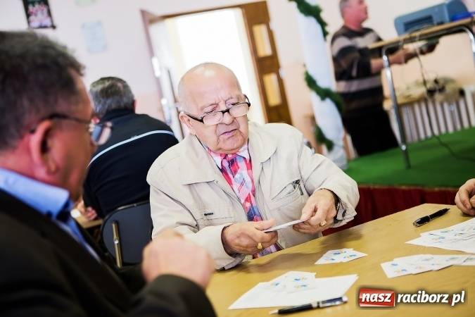 Zdjęcie w galerii na portalu naszraciborz.pl: Turniej w skata w Domu Kultury w Bojanowie wiadomości z regionu