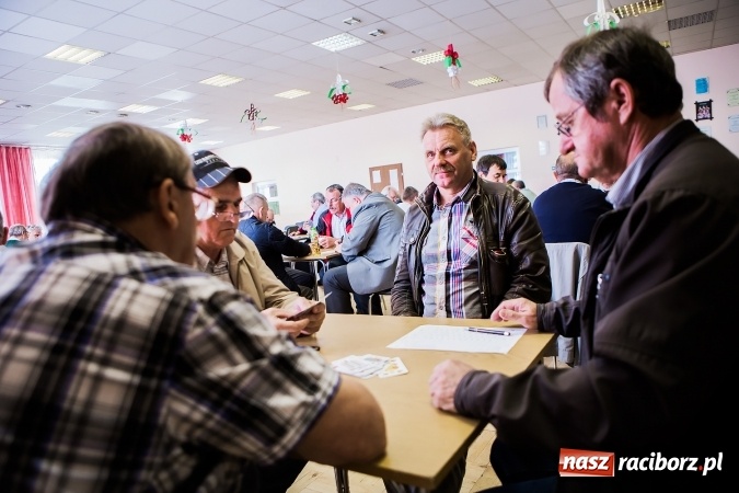 Zdjęcie w galerii na portalu naszraciborz.pl: Turniej w skata w Domu Kultury w Bojanowie wiadomości z regionu