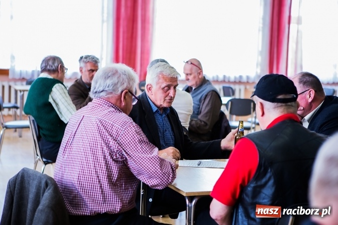Zdjęcie w galerii na portalu naszraciborz.pl: Turniej w skata w Domu Kultury w Bojanowie wiadomości z regionu