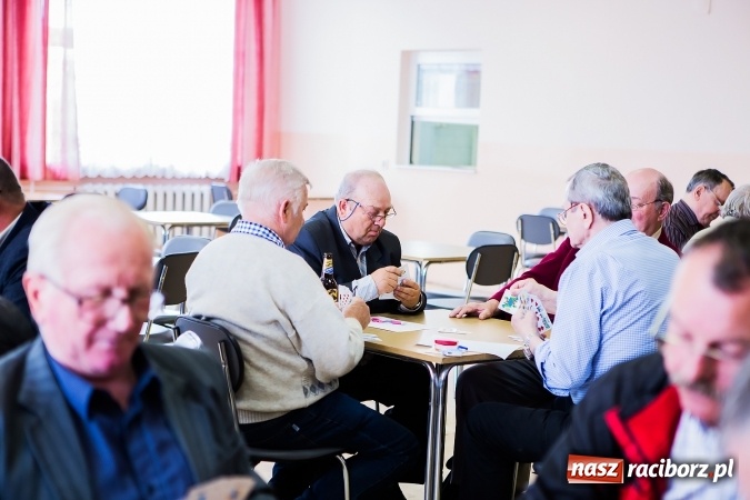 Zdjęcie w galerii na portalu naszraciborz.pl: Turniej w skata w Domu Kultury w Bojanowie wiadomości z regionu
