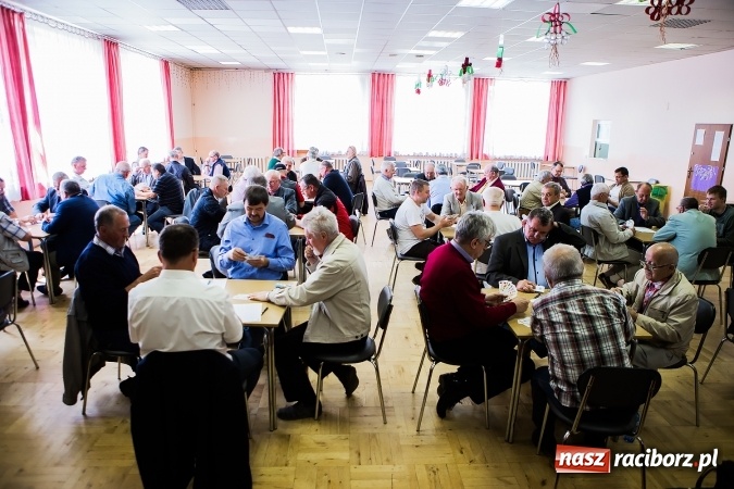 Zdjęcie w galerii na portalu naszraciborz.pl: Turniej w skata w Domu Kultury w Bojanowie wiadomości z regionu