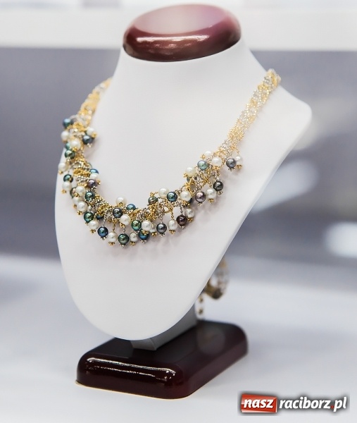 Zdjęcie w galerii na portalu naszraciborz.pl: Cenne, bo rzadkie - czyli rękodzieło ze złota wiadomości z regionu