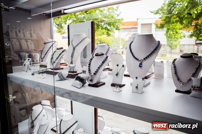 Zdjęcie w galerii na portalu naszraciborz.pl: Cenne, bo rzadkie - czyli rękodzieło ze złota wiadomości z regionu