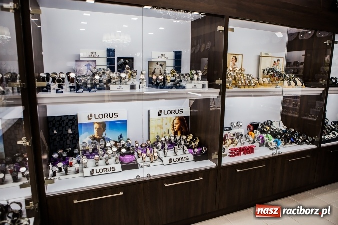 Zdjęcie w galerii na portalu naszraciborz.pl: Cenne, bo rzadkie - czyli rękodzieło ze złota wiadomości z regionu