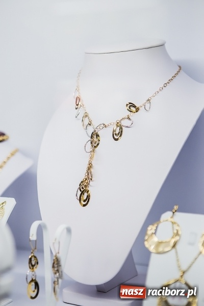 Zdjęcie w galerii na portalu naszraciborz.pl: Cenne, bo rzadkie - czyli rękodzieło ze złota wiadomości z regionu