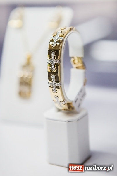 Zdjęcie w galerii na portalu naszraciborz.pl: Cenne, bo rzadkie - czyli rękodzieło ze złota wiadomości z regionu