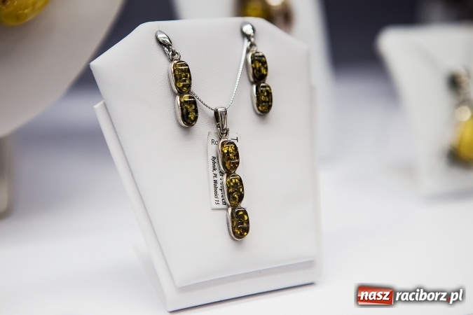 Zdjęcie w galerii na portalu naszraciborz.pl: Cenne, bo rzadkie - czyli rękodzieło ze złota wiadomości z regionu