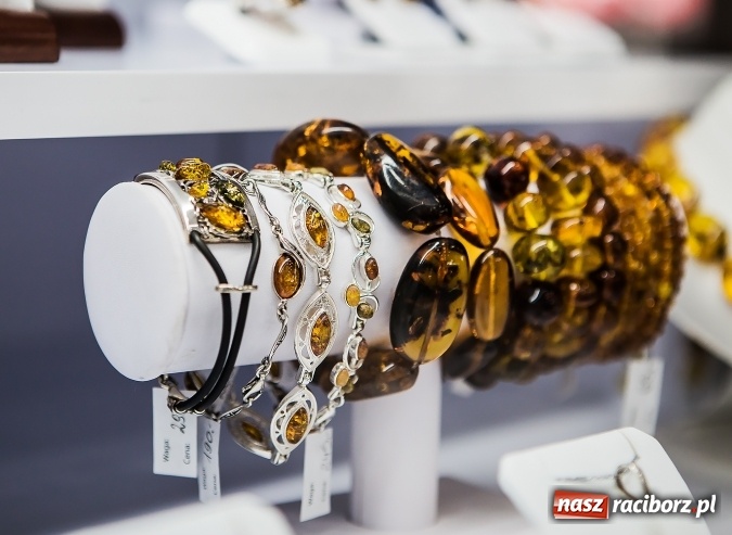 Zdjęcie w galerii na portalu naszraciborz.pl: Cenne, bo rzadkie - czyli rękodzieło ze złota wiadomości z regionu