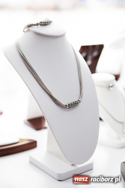 Zdjęcie w galerii na portalu naszraciborz.pl: Cenne, bo rzadkie - czyli rękodzieło ze złota wiadomości z regionu