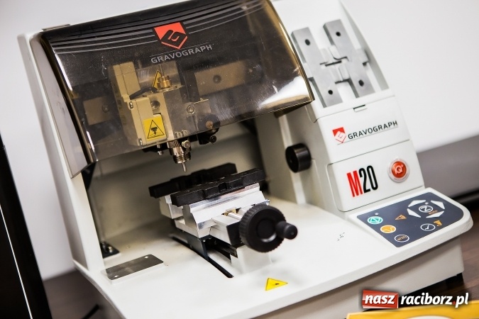 Zdjęcie w galerii na portalu naszraciborz.pl: Cenne, bo rzadkie - czyli rękodzieło ze złota wiadomości z regionu