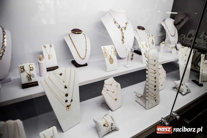 Zdjęcie w galerii na portalu naszraciborz.pl: Cenne, bo rzadkie - czyli rękodzieło ze złota wiadomości z regionu