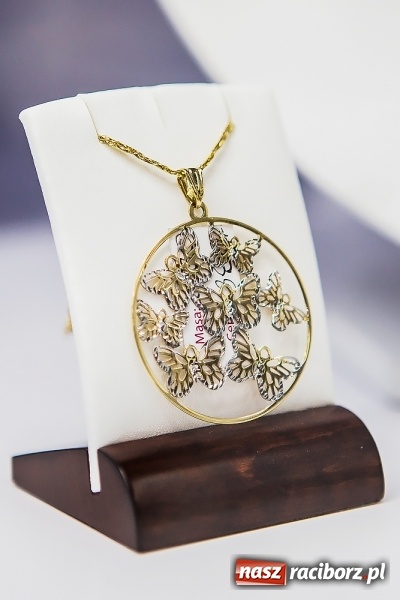 Zdjęcie w galerii na portalu naszraciborz.pl: Cenne, bo rzadkie - czyli rękodzieło ze złota wiadomości z regionu