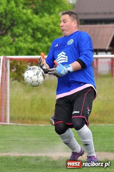 Zdjęcie w galerii na portalu naszraciborz.pl: Gol w doliczonym czasie gry dał trzy punkty Markowicom wiadomości z regionu