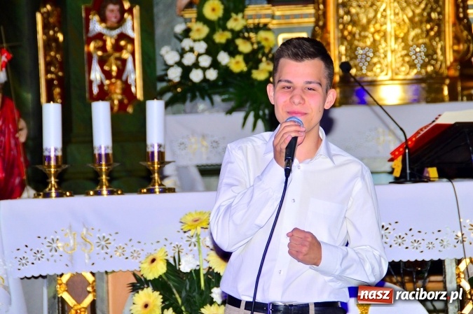 Zdjęcie w galerii na portalu naszraciborz.pl: W Bieńkowicach śpiewali dla św. Jana Pawła II  wiadomości z regionu