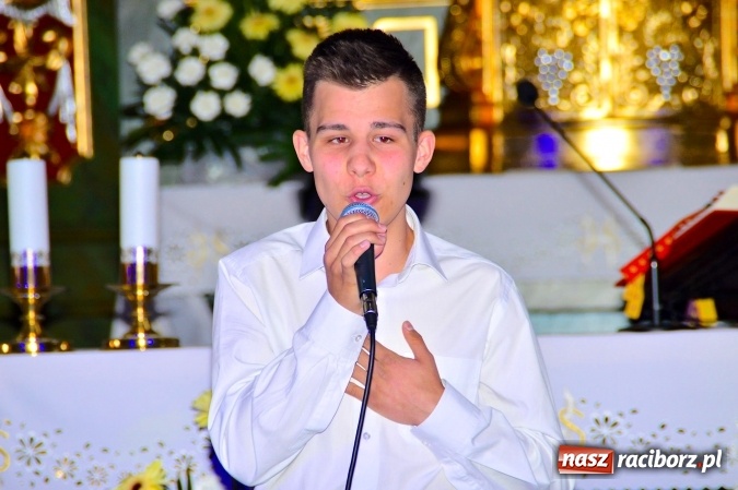 Zdjęcie w galerii na portalu naszraciborz.pl: W Bieńkowicach śpiewali dla św. Jana Pawła II  wiadomości z regionu