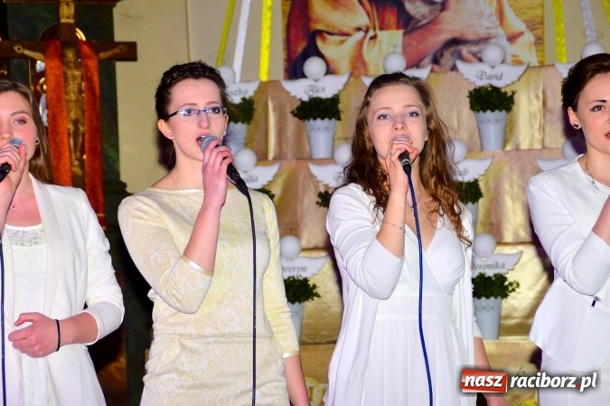 Zdjęcie w galerii na portalu naszraciborz.pl: W Bieńkowicach śpiewali dla św. Jana Pawła II  wiadomości z regionu