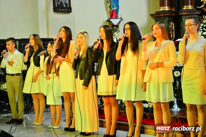 Zdjęcie w galerii na portalu naszraciborz.pl: W Bieńkowicach śpiewali dla św. Jana Pawła II  wiadomości z regionu