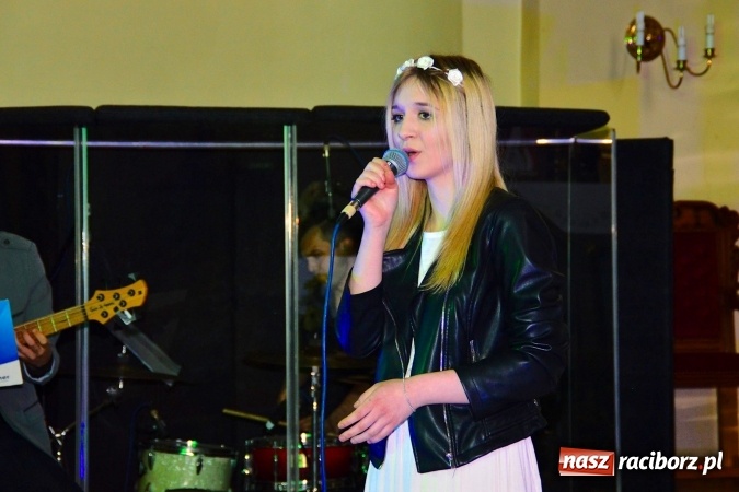 Zdjęcie w galerii na portalu naszraciborz.pl: W Bieńkowicach śpiewali dla św. Jana Pawła II  wiadomości z regionu