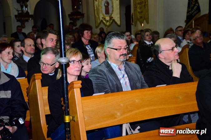 Zdjęcie w galerii na portalu naszraciborz.pl: W Bieńkowicach śpiewali dla św. Jana Pawła II  wiadomości z regionu