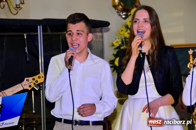 Zdjęcie w galerii na portalu naszraciborz.pl: W Bieńkowicach śpiewali dla św. Jana Pawła II  wiadomości z regionu