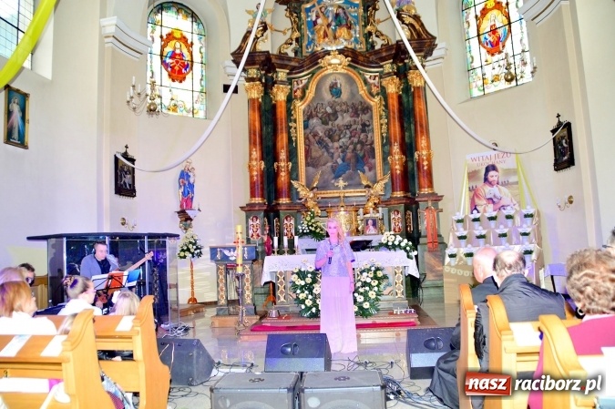 Zdjęcie w galerii na portalu naszraciborz.pl: W Bieńkowicach śpiewali dla św. Jana Pawła II  wiadomości z regionu