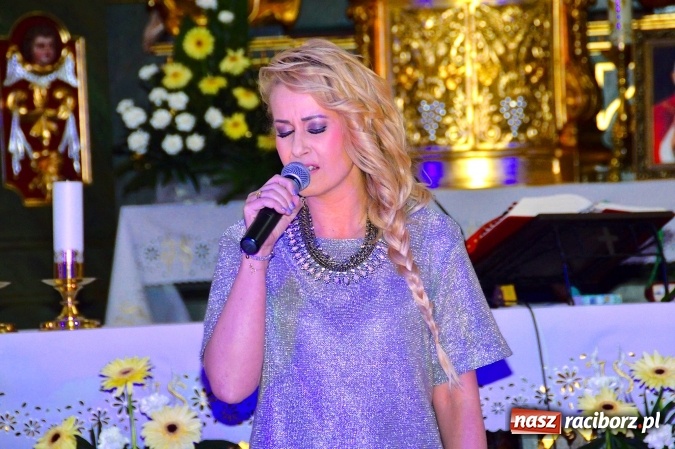 Zdjęcie w galerii na portalu naszraciborz.pl: W Bieńkowicach śpiewali dla św. Jana Pawła II  wiadomości z regionu