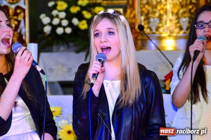 Zdjęcie w galerii na portalu naszraciborz.pl: W Bieńkowicach śpiewali dla św. Jana Pawła II  wiadomości z regionu