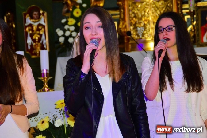 Zdjęcie w galerii na portalu naszraciborz.pl: W Bieńkowicach śpiewali dla św. Jana Pawła II  wiadomości z regionu