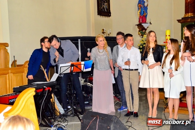 Zdjęcie w galerii na portalu naszraciborz.pl: W Bieńkowicach śpiewali dla św. Jana Pawła II  wiadomości z regionu