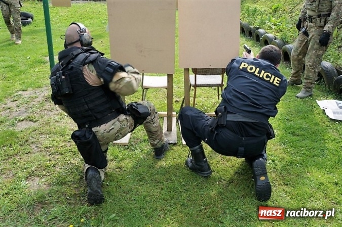 Zdjęcie w galerii na portalu naszraciborz.pl: Ostre policyjne strzelanie przy Łąkowej wiadomości z regionu