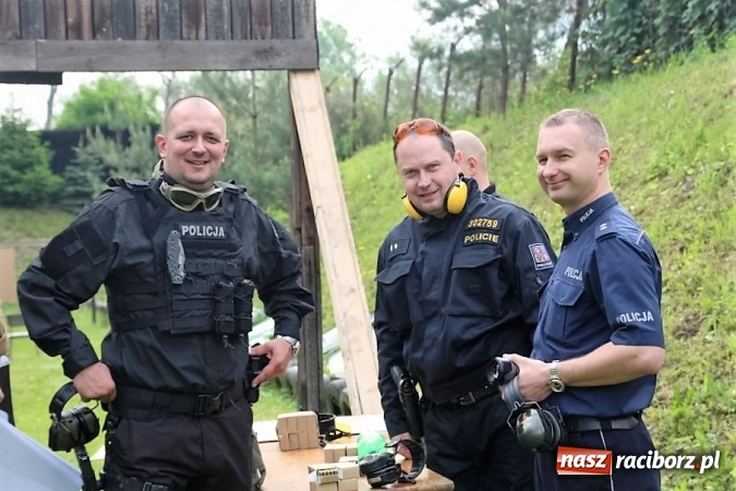 Zdjęcie w galerii na portalu naszraciborz.pl: Ostre policyjne strzelanie przy Łąkowej wiadomości z regionu