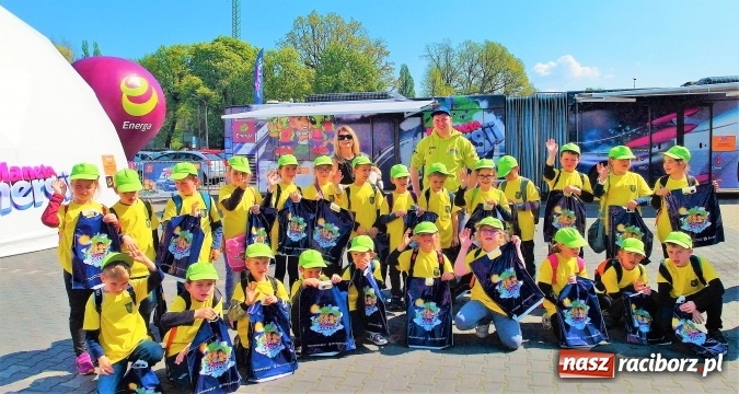 Zdjęcie w galerii na portalu naszraciborz.pl: Uczniowie ZSO w Kuźni Raciborskiej wyróżnieni w ogólnopolskim konkursie Planeta Energii  wiadomości z regionu