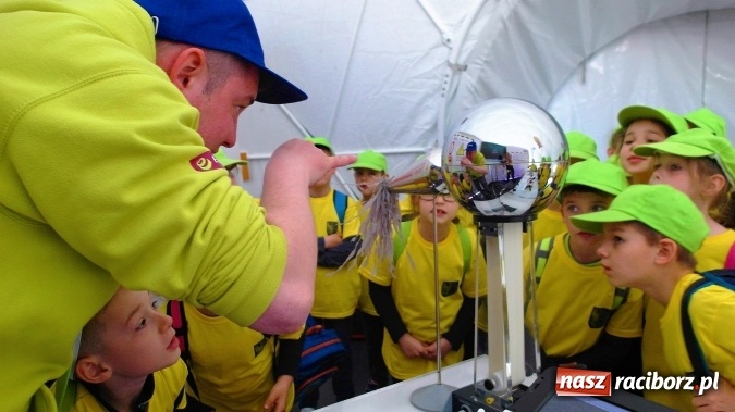 Zdjęcie w galerii na portalu naszraciborz.pl: Uczniowie ZSO w Kuźni Raciborskiej wyróżnieni w ogólnopolskim konkursie Planeta Energii  wiadomości z regionu