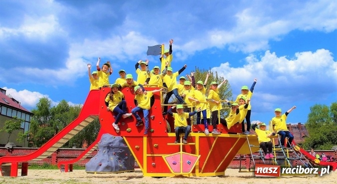 Zdjęcie w galerii na portalu naszraciborz.pl: Uczniowie ZSO w Kuźni Raciborskiej wyróżnieni w ogólnopolskim konkursie Planeta Energii  wiadomości z regionu