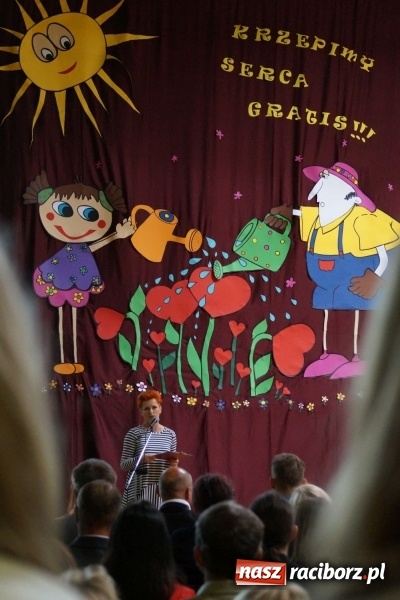 Zdjęcie w galerii na portalu naszraciborz.pl: Najlepsi uczniowie wyróżnieni na święcie szkoły w Nędzy wiadomości z regionu