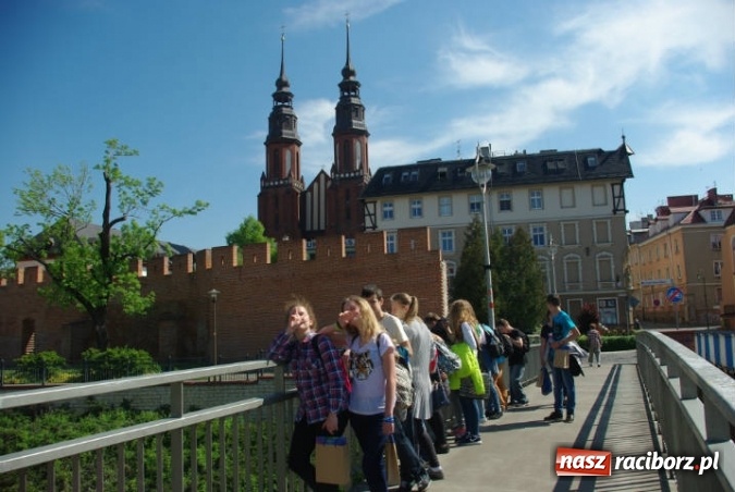 Zdjęcie w galerii na portalu naszraciborz.pl: Odwiedziny uczniów Gimnazjum nr 5 w Opolu  wiadomości z regionu