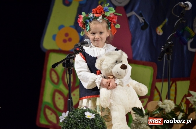 Zdjęcie w galerii na portalu naszraciborz.pl: Zdolne przedszkolaki zaprezentowały swoje umiejętności po raz si&oacute;dmy w RCK-u wiadomości z regionu