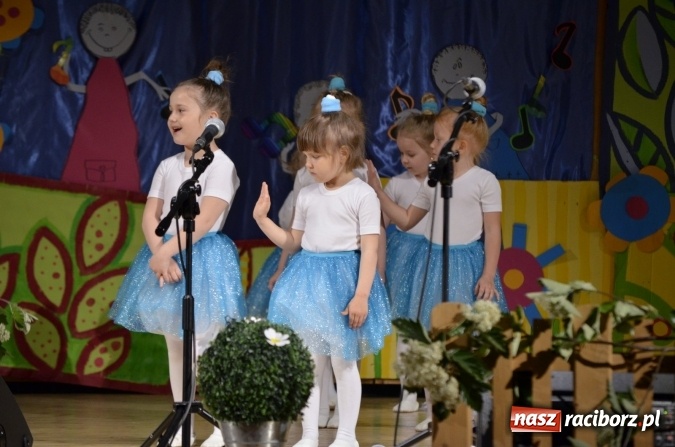 Zdjęcie w galerii na portalu naszraciborz.pl: Zdolne przedszkolaki zaprezentowały swoje umiejętności po raz si&oacute;dmy w RCK-u wiadomości z regionu